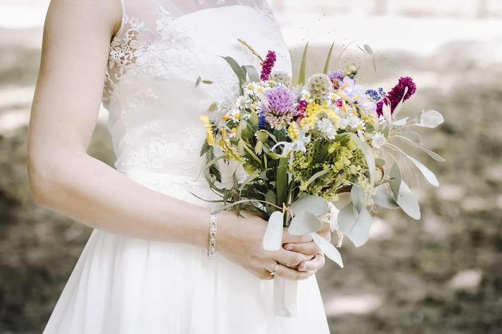 Comment les bijoux de mariage marquent les étapes importantes ?